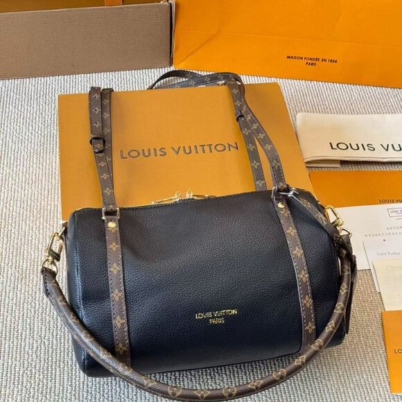 Classic Louis Vuitton Bag: A Stylish and Versatile Choice for Elegance - Picture 5 of 6